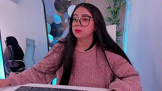 luna cute   online show from 01/19/26, 12:53