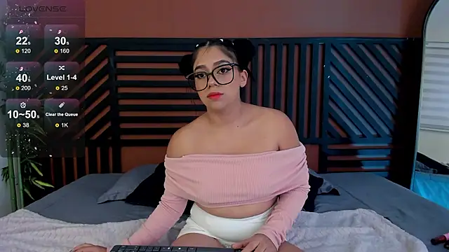 luna cute   online show from 02/09/26, 07:45