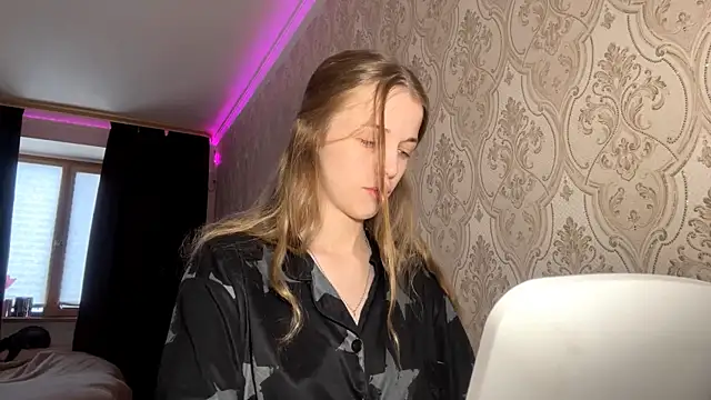 AshlyPalas online show from 11/28/25, 05:18