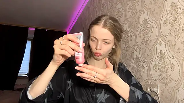 AshlyPalas online show from 11/27/25, 10:37