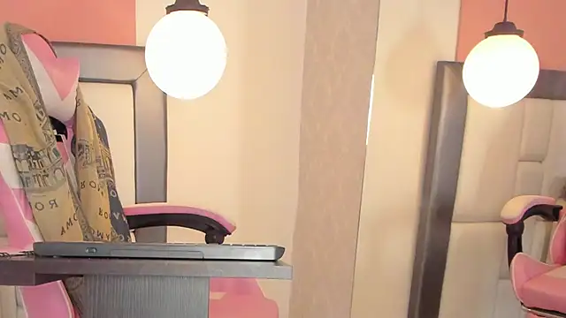 KarolWest  online show from 12/02/25, 12:07