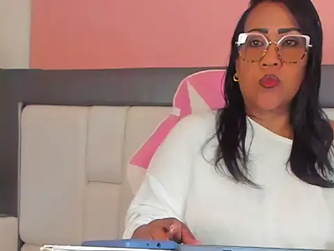 KarolWest  online show from 12/15/25, 12:33