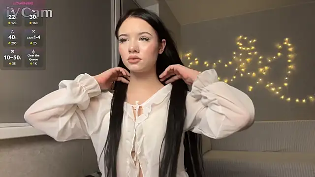 Snapshot of BeatriceMoonn chatting on 11/27/25, 03:18 BeatriceMoonn online show from 11/27/25, 03:18