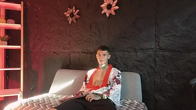 Paulo 527 online show from 12/21/25, 08:53