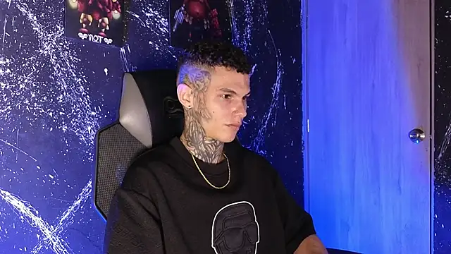 Snapshot of Paulo_527 chatting on 12/04/25, 04:55 Paulo 527 online show from 12/04/25, 04:55