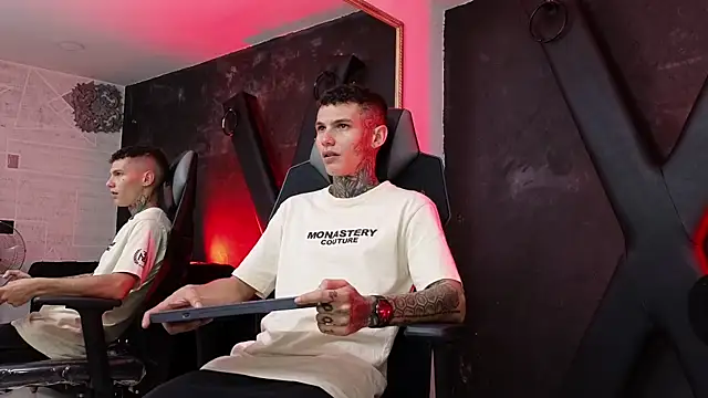 Snapshot of Paulo_527 chatting on 12/18/25, 09:07 Paulo 527 online show from 12/18/25, 09:07