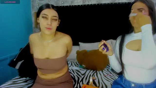 Snapshot of Venus_Horney chatting on 11/29/25, 01:33 Venus Horney online show from 11/29/25, 01:33