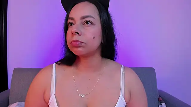 Snapshot of jimena_chic1 chatting on 05/18/26, 10:25 jimena chic1 online show from 05/18/26, 10:25