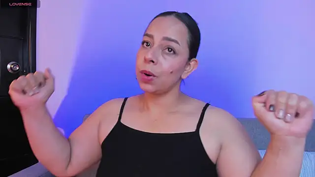 Snapshot of jimena_chic1 chatting on 06/26/26, 08:25 jimena chic1 online show from 06/26/26, 08:25