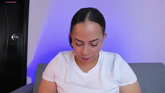 Snapshot of jimena_chic1 chatting on 06/24/26, 06:17 jimena chic1 online show from 06/24/26, 06:17