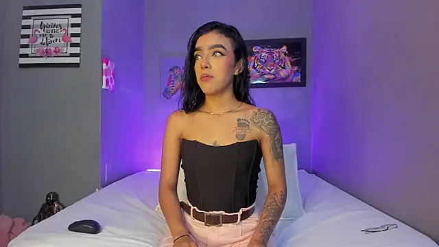 VictoriaMeller online show from 12/17/25, 10:04