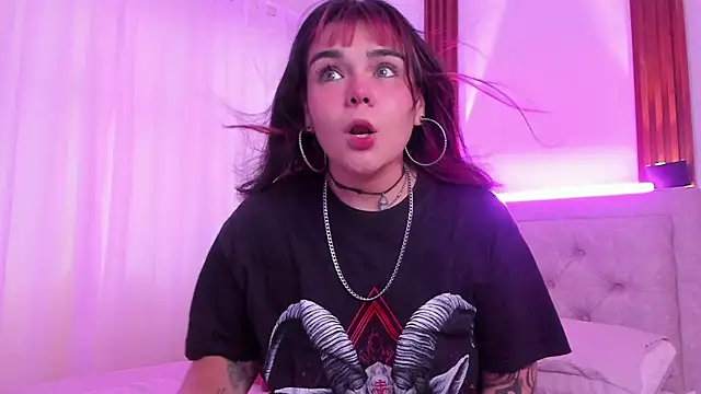 DakottaBluu online show from 11/28/25, 07:25