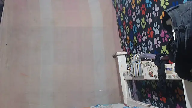 Snapshot of ELIZABET2- chatting on 06/25/26, 12:10 ELIZABET2- online show from 06/25/26, 12:10
