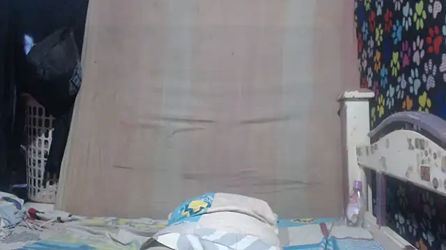 Snapshot of ELIZABET2- chatting on 06/06/26, 10:48 ELIZABET2- online show from 06/06/26, 10:48
