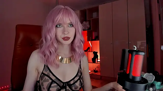 Snapshot of Mistress_Iris chatting on 05/16/26, 07:02 Mistress Iris online show from 05/16/26, 07:02