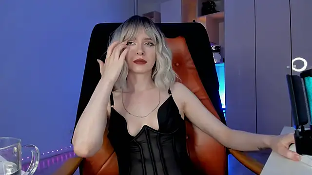 Mistress Iris online show from 06/26/26, 04:35