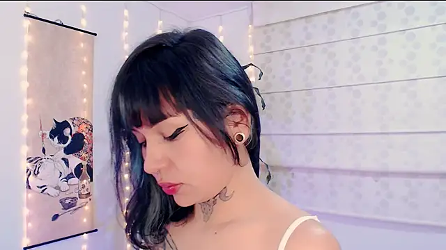 justmartina  online show from 04/19/26, 02:45