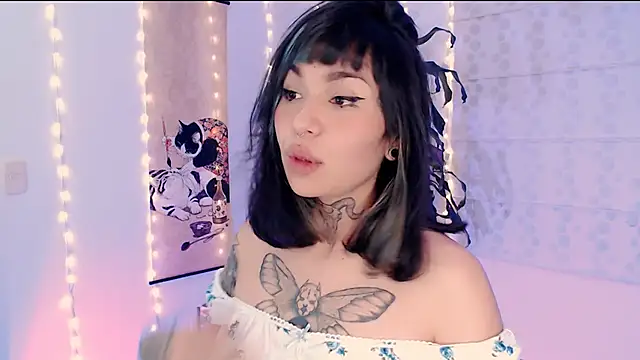 justmartina  online show from 03/26/26, 02:21