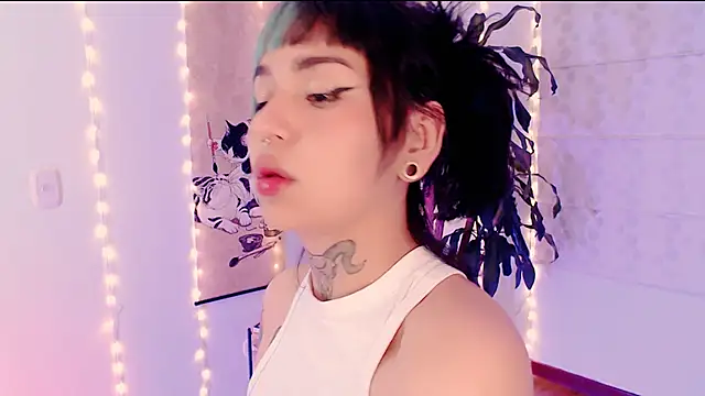 justmartina  online show from 03/18/26, 02:15