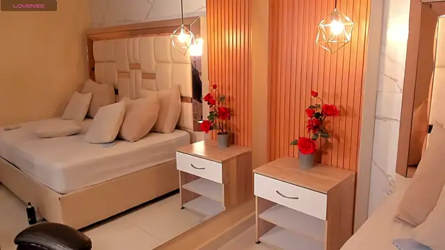 Snapshot of samantha_quinnn chatting on 12/22/25, 08:47 samantha quinnn online show from 12/22/25, 08:47