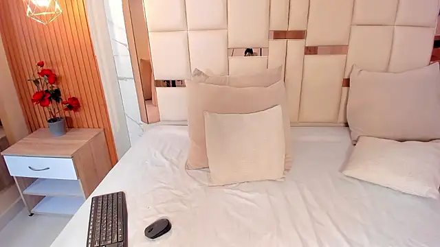 Snapshot of samantha_quinnn chatting on 02/04/26, 04:40 samantha quinnn online show from 02/04/26, 04:40