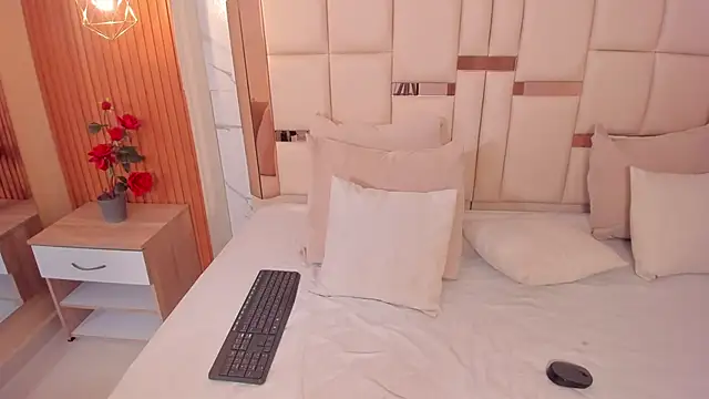 Snapshot of samantha_quinnn chatting on 02/12/26, 04:12 samantha quinnn online show from 02/12/26, 04:12