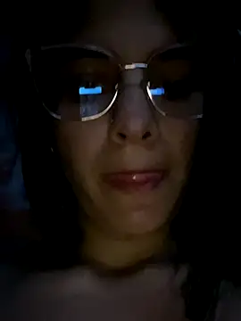 sofi11ruiz online show from 12/17/25, 06:29