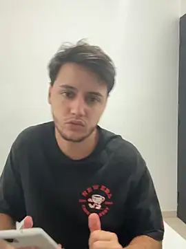 Snapshot of RicoValen chatting on 02/16/26, 01:48 RicoValen online show from 02/16/26, 01:48