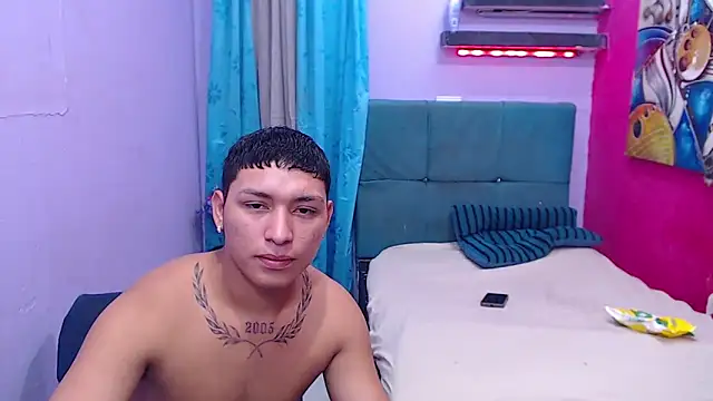 Snapshot of twinks_fuck chatting on 08/04/26, 12:04 twinks fuck online show from 08/04/26, 12:04