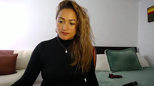 Snapshot of ximenaxcite19 chatting on 02/19/26, 01:08 ximenaxcite19 online show from 02/19/26, 01:08