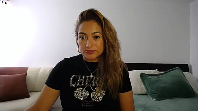 Snapshot of ximenaxcite19 chatting on 02/18/26, 01:18 ximenaxcite19 online show from 02/18/26, 01:18