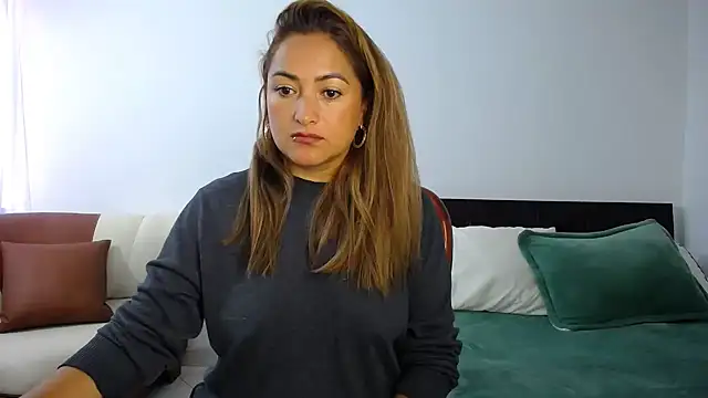 Snapshot of ximenaxcite19 chatting on 02/13/26, 01:11 ximenaxcite19 online show from 02/13/26, 01:11