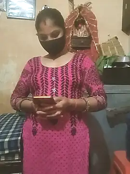 Snapshot of Pooja_bhabhi00 chatting on 11/28/25, 10:48 Pooja bhabhi00 online show from 11/28/25, 10:48