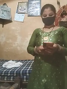 Snapshot of Pooja_bhabhi00 chatting on 11/27/25, 11:32 Pooja bhabhi00 online show from 11/27/25, 11:32