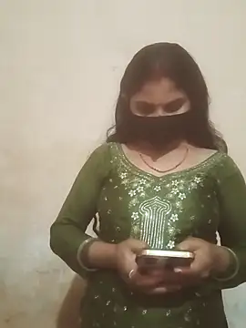 Pooja bhabhi00 online show from 12/21/25, 06:15