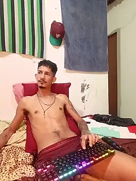 Snapshot of theyllorwillian chatting on 06/21/26, 02:01 theyllorwillian online show from 06/21/26, 02:01