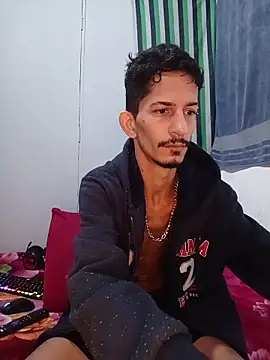 Snapshot of theyllorwillian chatting on 06/08/26, 11:22 theyllorwillian online show from 06/08/26, 11:22