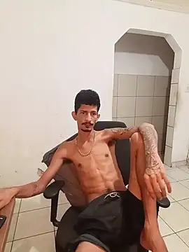 Snapshot of theyllorwillian chatting on 04/07/26, 04:36 theyllorwillian online show from 04/07/26, 04:36