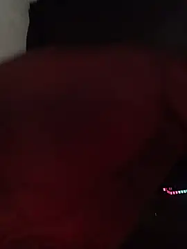 Snapshot of theyllorwillian chatting on 05/15/26, 11:25 theyllorwillian online show from 05/15/26, 11:25