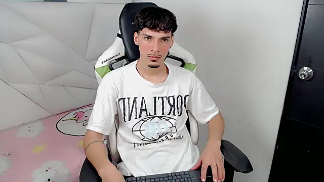 Snapshot of Yankeee_ chatting on 11/29/25, 03:50 Yankeee online show from 11/29/25, 03:50