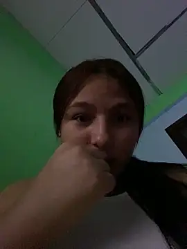 Snapshot of Emily_milk_1 chatting on 06/20/26, 06:51 Emily milk 1 online show from 06/20/26, 06:51