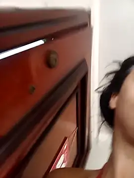 PollyAninnha online show from 11/29/25, 08:31