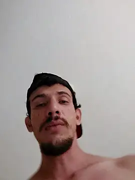 Snapshot of Surf_boy8 chatting on 12/16/25, 06:12 Surf boy8 online show from 12/16/25, 06:12