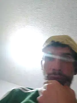 Snapshot of Surf_boy8 chatting on 11/26/25, 06:24 Surf boy8 online show from 11/26/25, 06:24