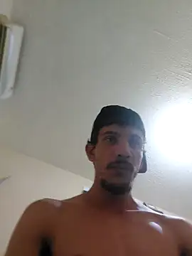 Snapshot of Surf_boy8 chatting on 12/18/25, 09:40 Surf boy8 online show from 12/18/25, 09:40