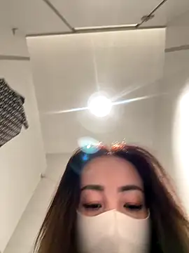 Snapshot of Seven-017 chatting on 12/17/25, 06:29 Seven-017 online show from 12/17/25, 06:29