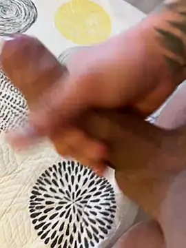 Snapshot of Emir4215 chatting on 02/18/26, 02:13 Emir4215 online show from 02/18/26, 02:13