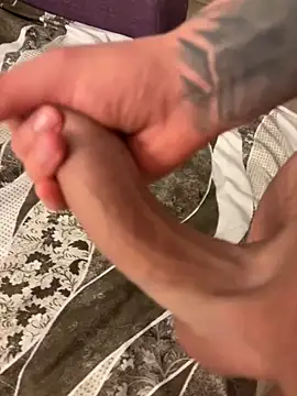 Snapshot of Emir4215 chatting on 02/25/26, 06:08 Emir4215 online show from 02/25/26, 06:08