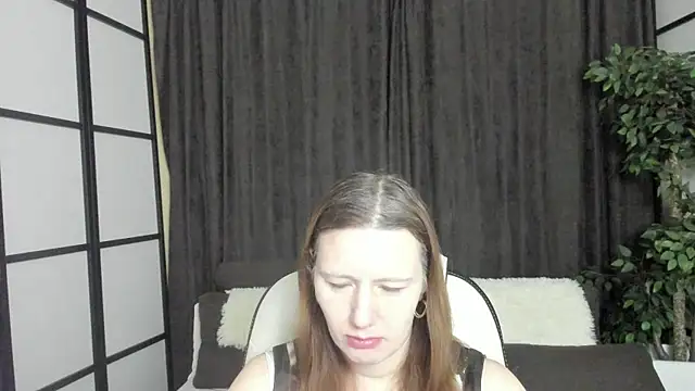 KathrineMeyer online show from 12/17/25, 02:16