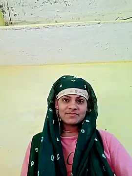 Snapshot of Janki_cute chatting on 12/18/25, 07:35 Janki cute online show from 12/18/25, 07:35